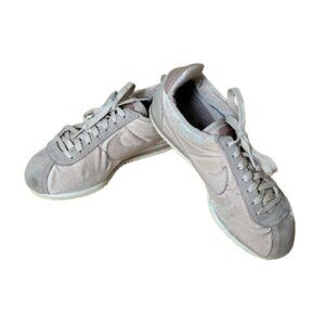 RARE NIKE Velour / Velvet Blush Pink Sneakers Tennis Shoes Size 7.5